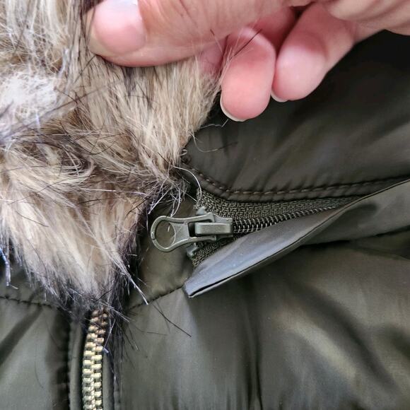 LOFT Army Olive Green Removable Faux Fur Hood Puffer Jacket Coat Size 16 - Picture 9 of 11